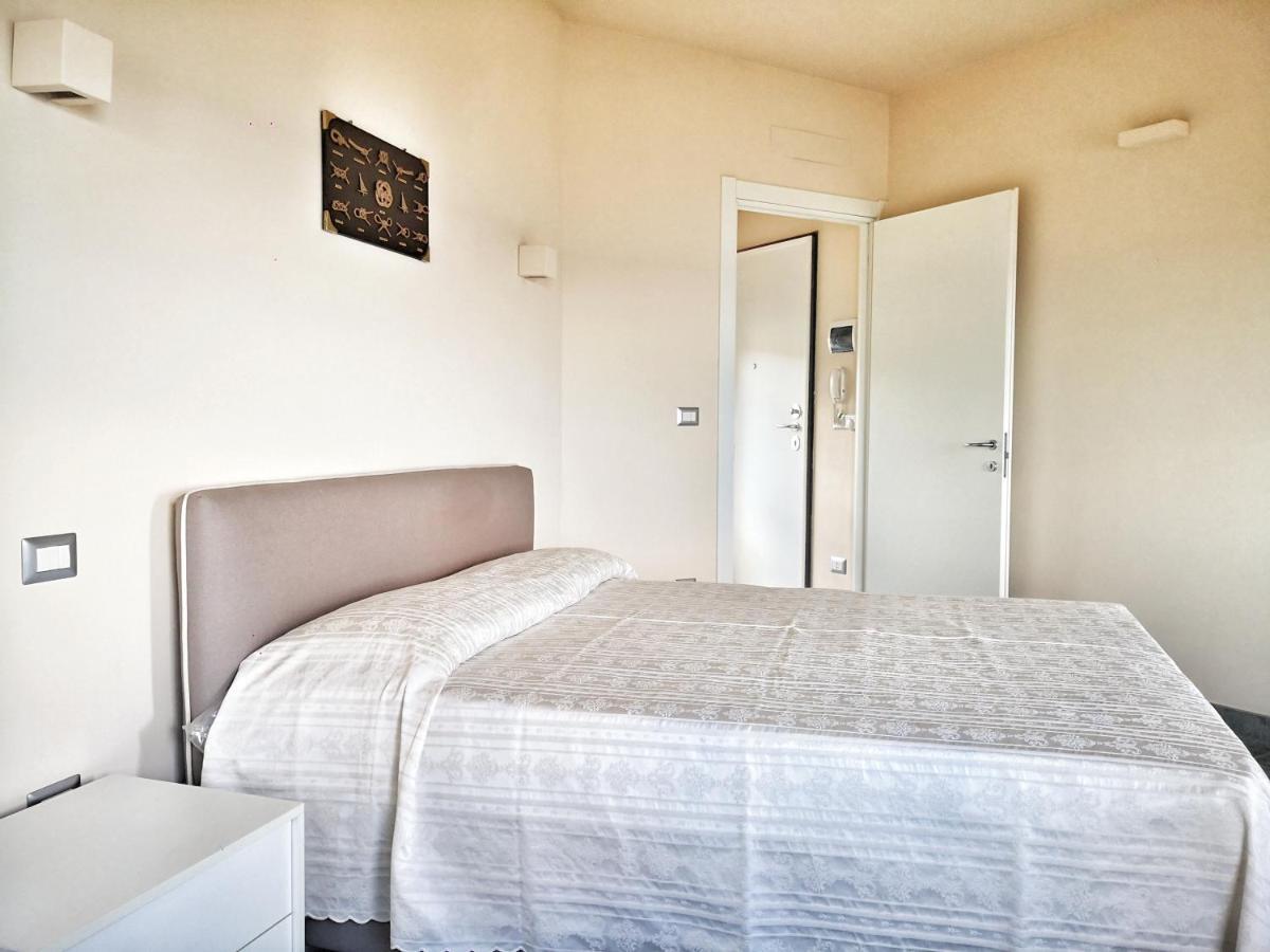 Appartamento Deluxe Con Terrazza Sul Mare Savona Eksteriør billede