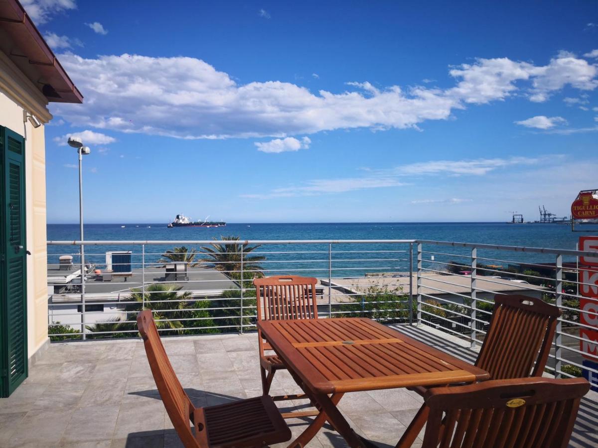 Appartamento Deluxe Con Terrazza Sul Mare Savona Eksteriør billede